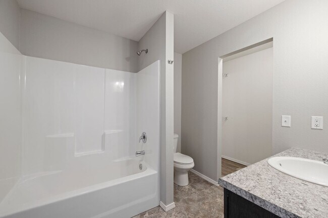 593 W Grace St in Republic, MO - Building Photo - Building Photo