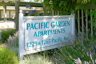 Pacific Garden Apartments in Santa Rosa, CA - Building Photo - Building Photo