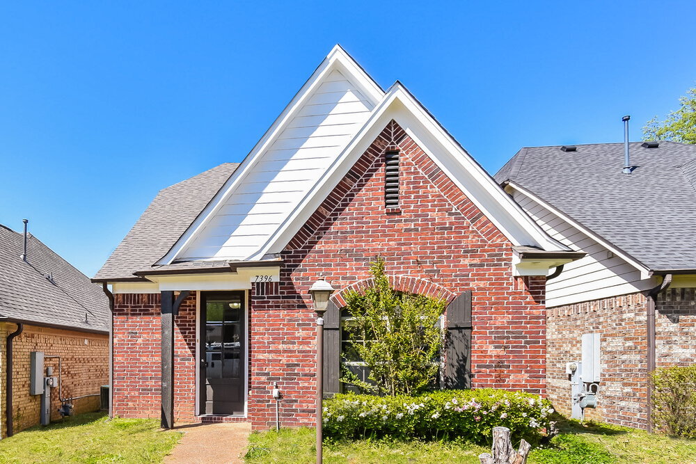 7396 Brentridge Dr in Cordova, TN - Building Photo