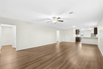 16416 Farmhouse Ln in Elgin, TX - Building Photo - Building Photo