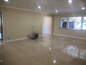 633 Solar Isle Dr in Fort Lauderdale, FL - Building Photo - Building Photo