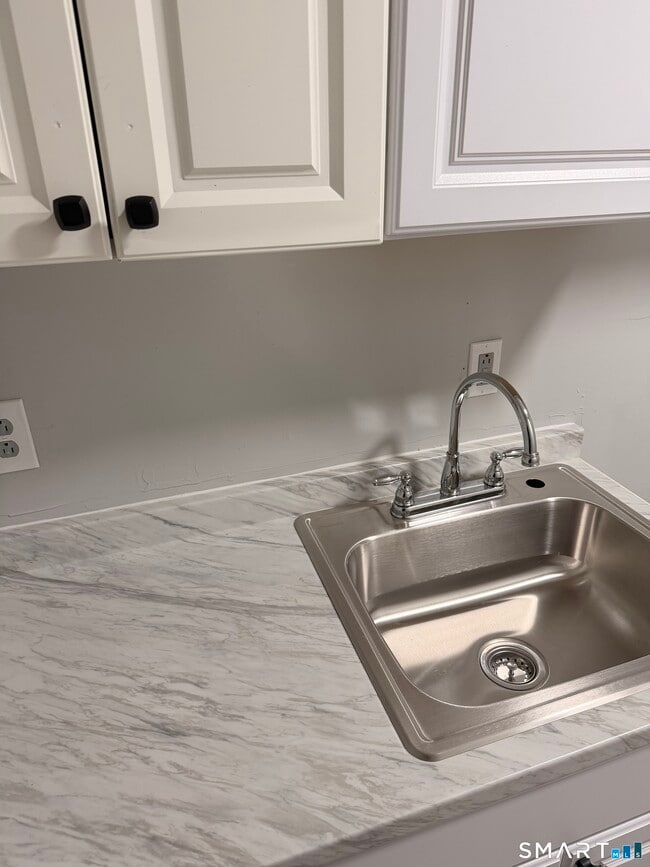 197 S Leonard St in Waterbury, CT - Building Photo - Building Photo