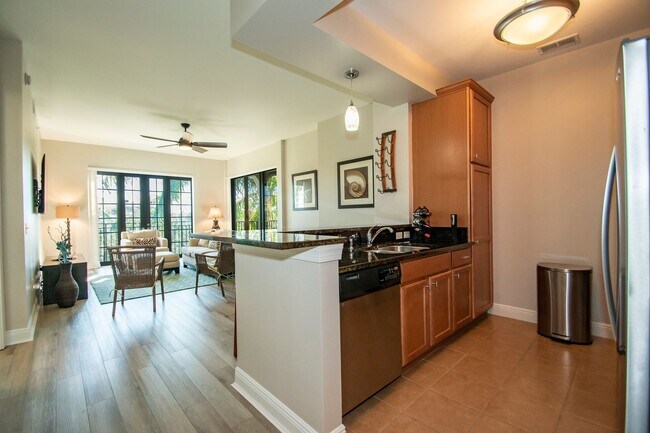 8000 Via Sardinia St in Estero, FL - Building Photo - Building Photo