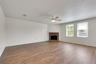 3049 Dusty Ridge Dr in Rockwall, TX - Foto de edificio - Building Photo