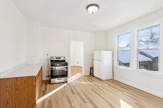 1819 N Pulaski St in Milwaukee, WI - Building Photo - Building Photo