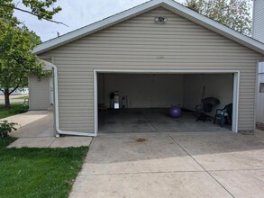 102 E Pearl St in Danvers, IL - Building Photo - Building Photo