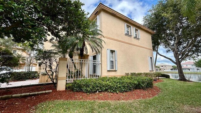 677 NW 170th Terrace in Pembroke Pines, FL - Building Photo - Building Photo