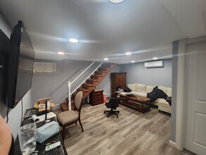 111 Dubois Ave, Unit Apartment in Staten Island, NY - Foto de edificio - Building Photo