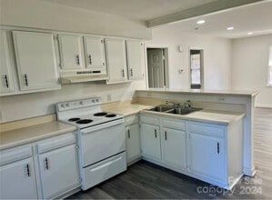 502 4th St Pl SW in Hickory, NC - Building Photo - Building Photo