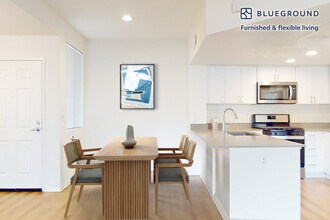 351 Hodencamp Rd in Thousand Oaks, CA - Building Photo - Building Photo