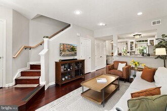 4326 Sutler Hill Square in Fairfax, VA - Building Photo - Building Photo