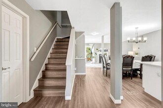 5617 Gosling Dr in Clifton, VA - Building Photo - Building Photo