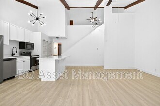 2079 Ascot Dr in Moraga, CA - Building Photo - Building Photo