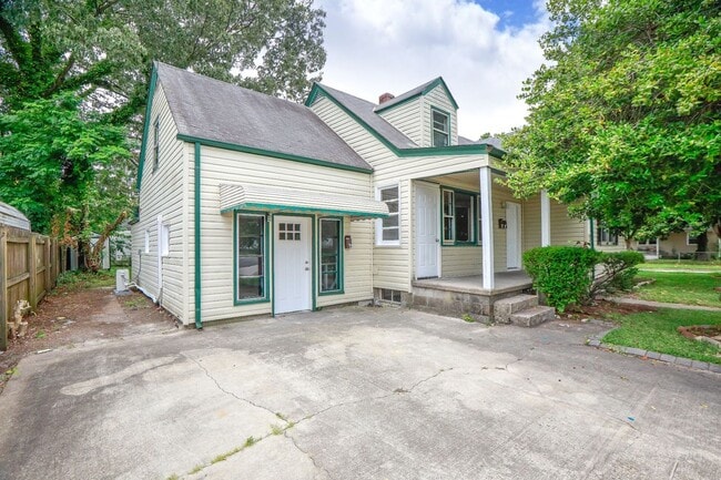 property at 4729 Pinehurst Ave