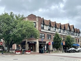 811 Elm St, Unit A07C in Winnetka, IL - Building Photo