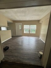 1105 Red River St in Lockhart, TX - Building Photo - Building Photo