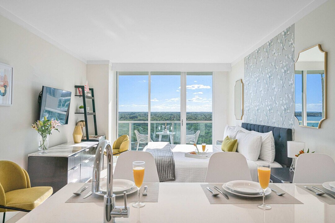 2889 McFarlane Rd in Miami, FL - Building Photo