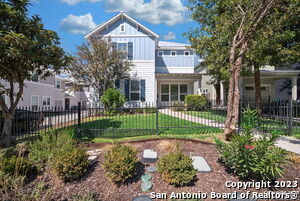 223 Claremont Ave in San Antonio, TX - Building Photo