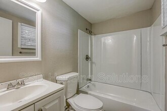 1812 S Evanston Ave in Independence, MO - Building Photo - Building Photo