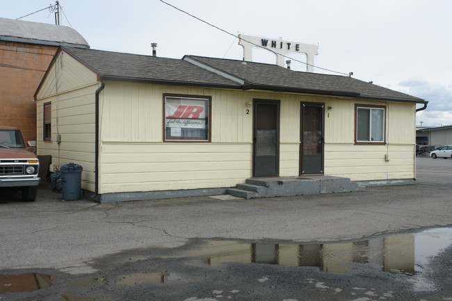 6123 E Trent Ave in Spokane, WA - Foto de edificio - Building Photo