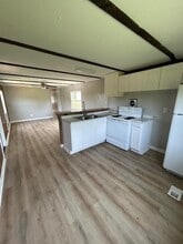 1378 Big Hollow Rd in Blountville, TN - Building Photo - Building Photo