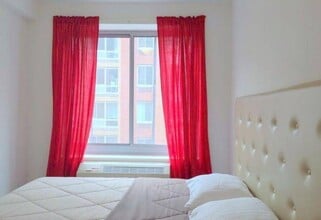 521 W 48th St in New York, NY - Building Photo - Building Photo