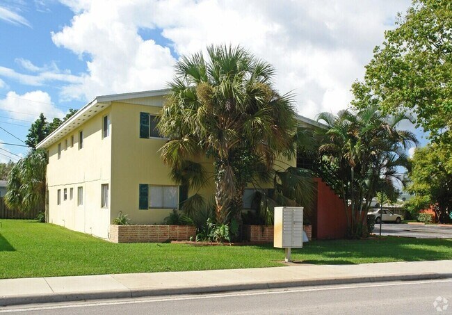 801 Lighthouse Dr in North Palm Beach, FL - Building Photo - Building Photo
