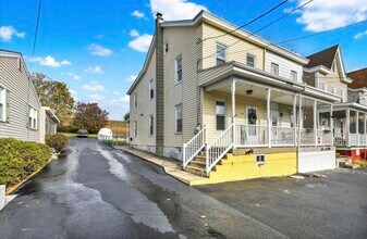 40 W Adamsdale Rd in Schuylkill Haven, PA - Foto de edificio - Building Photo