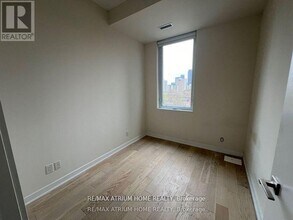 17 Dundonald St in Toronto, ON - Building Photo - Building Photo