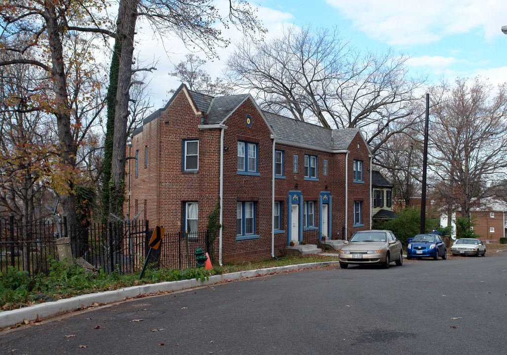 1817-1819 24th Pl SE in Washington, DC - Building Photo