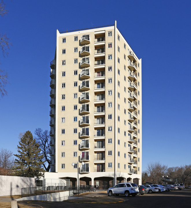 Central Hi-Rise Apartments in St. Paul, MN - Building Photo