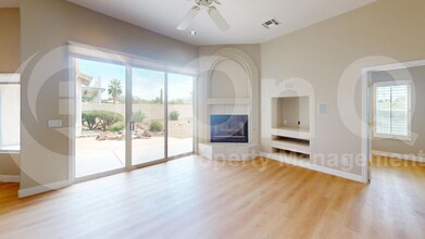 1923 W Muirhead Loop in Tucson, AZ - Building Photo - Building Photo