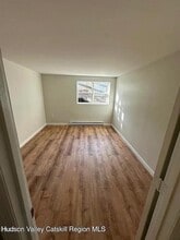 143 Vedder Rd, Unit 5 in Catskill, NY - Foto de edificio - Building Photo