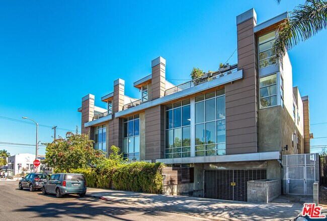 5806 Waring Ave-Unit -7 in Los Angeles, CA - Building Photo - Building Photo