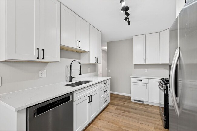 5016 Fernhill Dr in St. Louis, MO - Foto de edificio - Building Photo