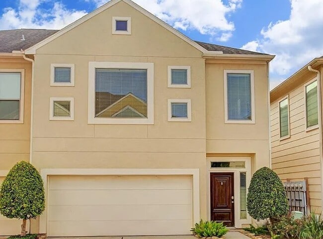 property at 3811 Center Plaza Dr