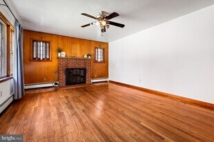16811 Ridge Rd in Upperco, MD - Building Photo
