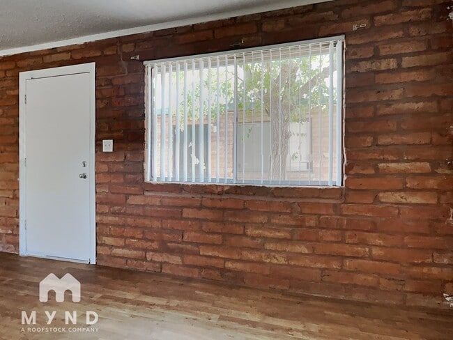 910 S Dorsey Ln in Tempe, AZ - Building Photo - Building Photo
