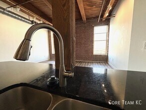 202 W 5th St in Kansas City, MO - Building Photo - Building Photo