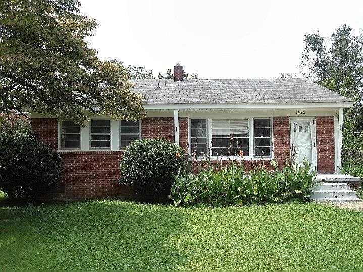 1642 Oak St in Cayce, SC - Building Photo