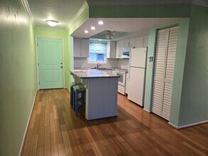 16881 Davis Rd, Unit 125 in Ft. Myers, FL - Foto de edificio - Building Photo