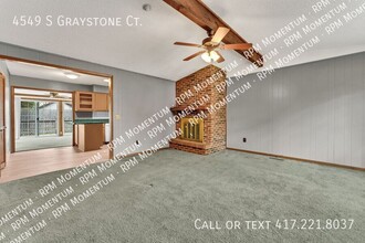 4549 S Graystone Ct in Springfield, MO - Building Photo - Building Photo