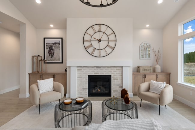 property at 707 Mara Lp