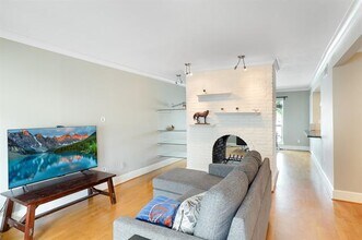 5927 E University Blvd in Dallas, TX - Building Photo - Building Photo