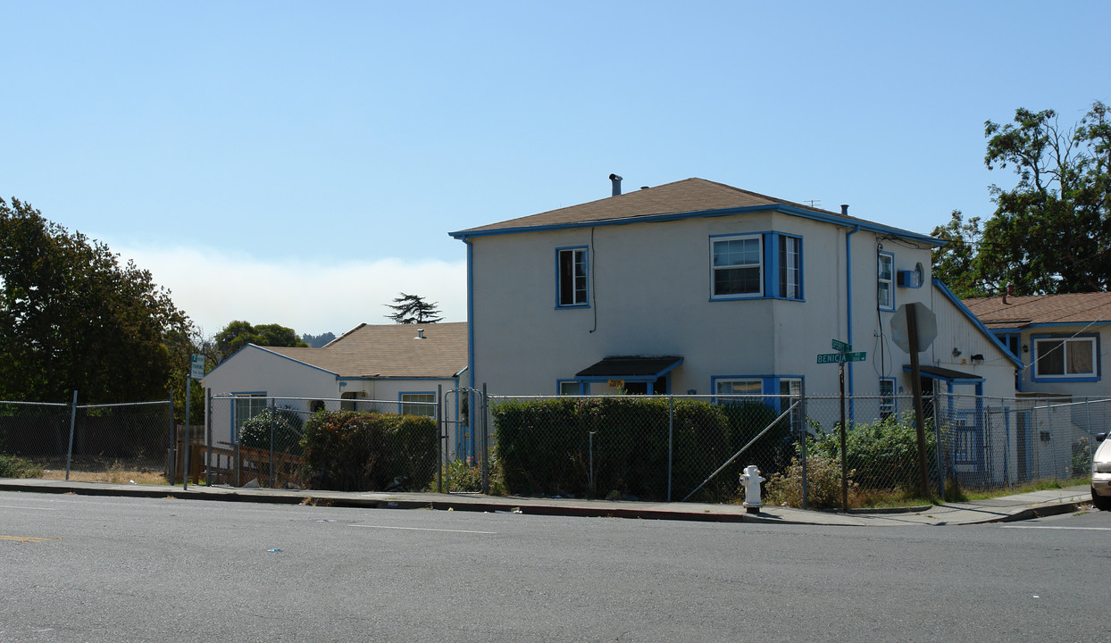 301 Benicia Rd in Vallejo, CA - Building Photo