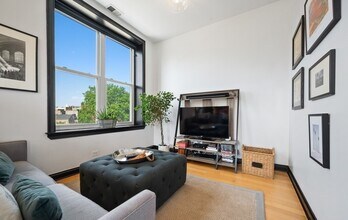 1727 N Clybourn Ave in Chicago, IL - Building Photo - Building Photo