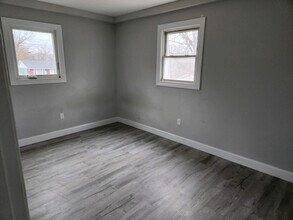 9 Elm St, Unit 9 Elm Street Unit D in Winooski, VT - Building Photo - Building Photo