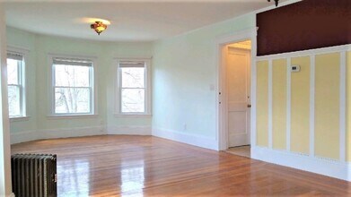 7 Grand St in Reading, MA - Building Photo - Building Photo