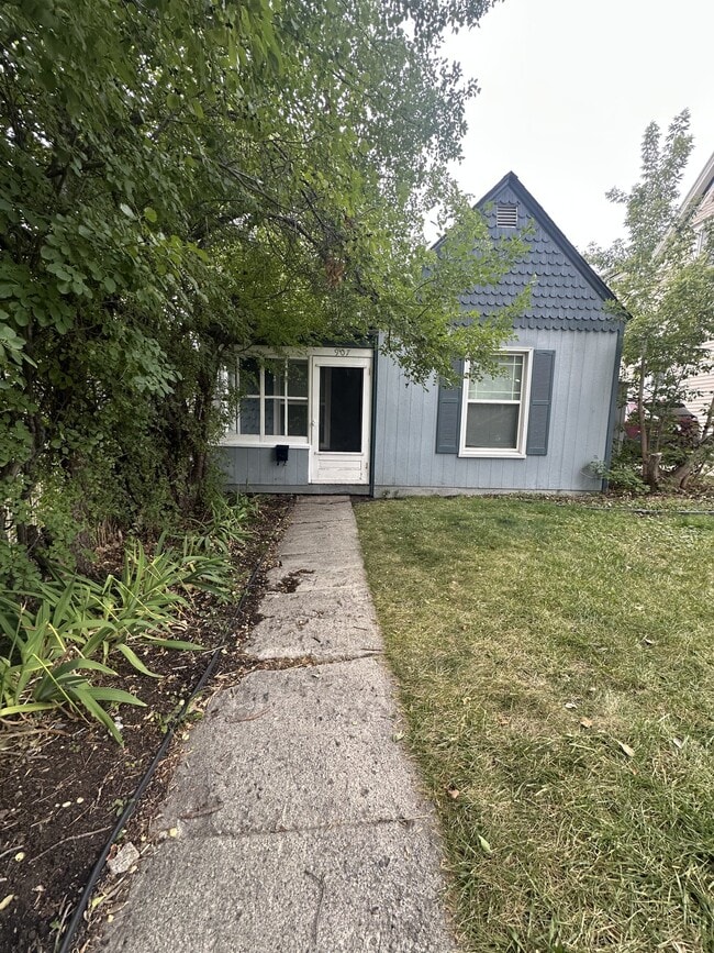 907 5th Ave