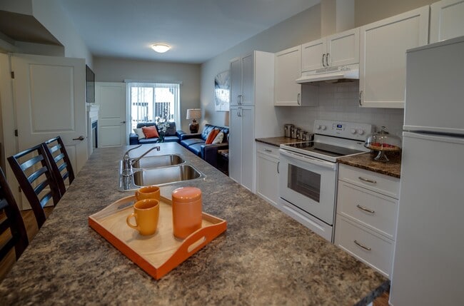 1617-1688 88 Ave in Dawson Creek, BC - Building Photo - Building Photo